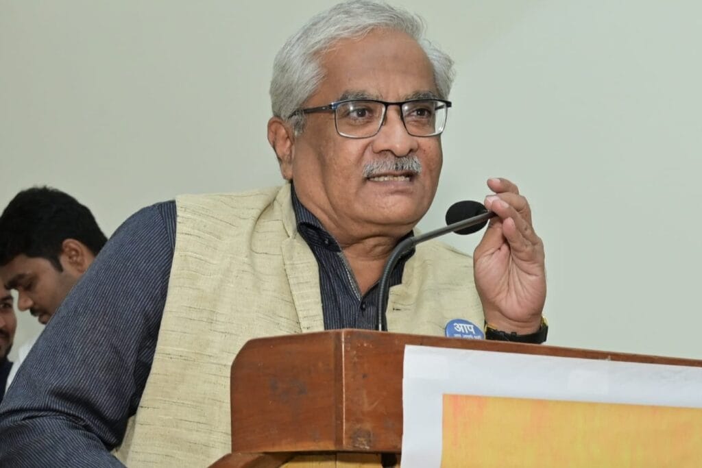 प्रजनन क्षमता स्रियांच्या शिक्षणामुळे कमी होते ! कारण.. अ,ब,क,ड ? असा प्रश्न एम पी एस सी च्या परिक्षेत विचारला गेला आहे. मात्र हा प्रश्नच चुकीचा आहे. हा काय,कोणाचा,कोठे असा प्रश्न विचारला गेला आहे. आणि कोणी फेटाळला आहे हा दावा?हे सविस्तर वाचण्यासारखं मात्र नक्कीच आहे.