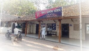 लाथाबुक्क्यांनी मारहाण करून जीवे मारण्याची धमकी : शिरूर तालुक्यात दोघांविरुद्ध गुन्हा दाखल
