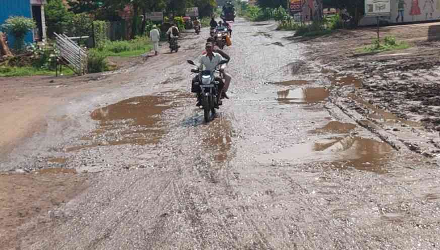 "शिरूर नगरपरिषदच्या नवीन प्रशासकीय इमारतीमागील आशा आणि वास्तव — लोकसंख्या, बजेट, प्रशासनिक धोरणे व समस्या यांचे संशोधन-अधारित विश्लेषण. वाचा काय बदल येऊ शकतात आणि नागरिक काय मागणी करावी."