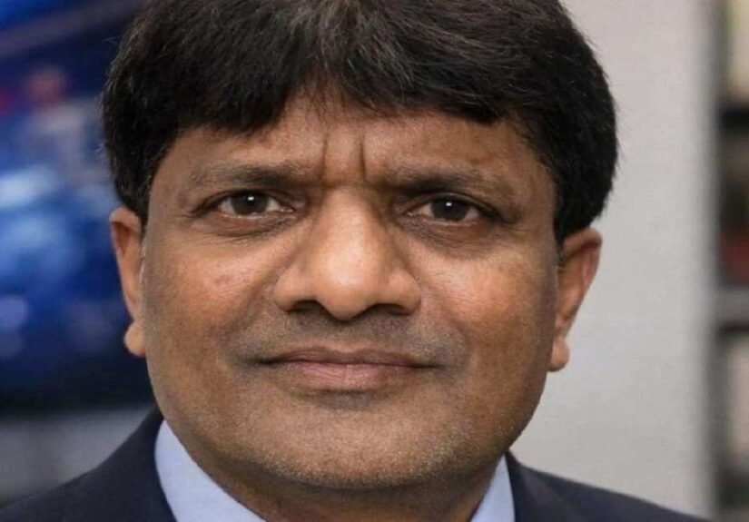 डॉ. नितीन पवार सत्यशोधक ब्लॉगचे संपादक यांचा क्लोजअप फोटो