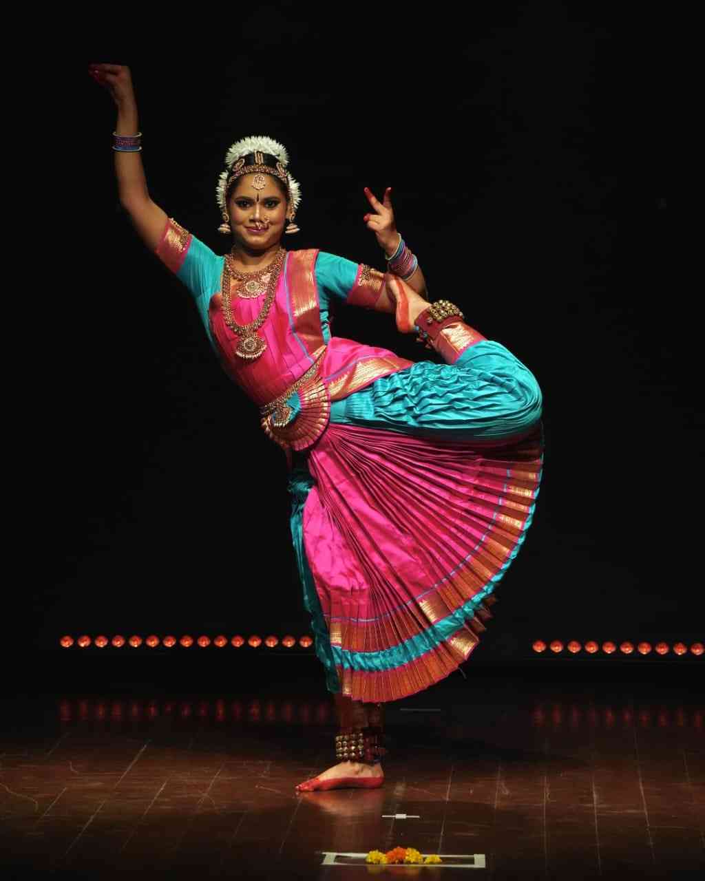 Bharatanatyam Arangetram debut : Samadrita Sarkar यानी ह्रदय पेक्षकाचे ह्रदय जिकले!