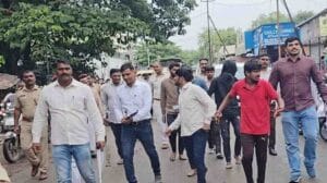 Karade Firing Case : शिरूर तालुक्यातील करडे गावात गोळीबार करणार्‍यांची शहरातुन धिंड? शिरूर पोलिसांची धडक कारवाई